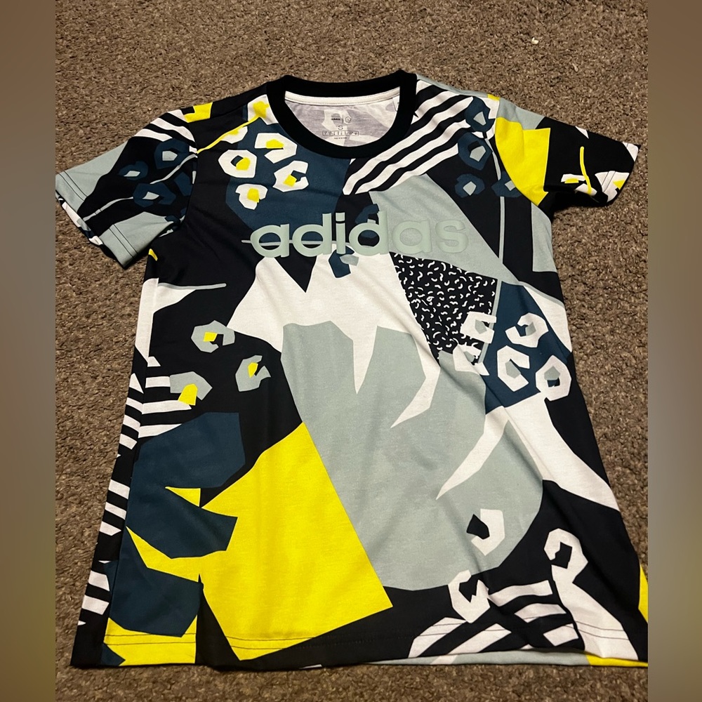 Adidas T-shirt
